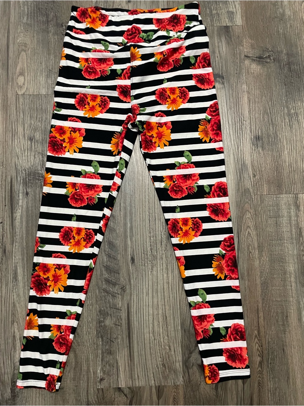 Women Black & White Stripe Floral Leggings size L